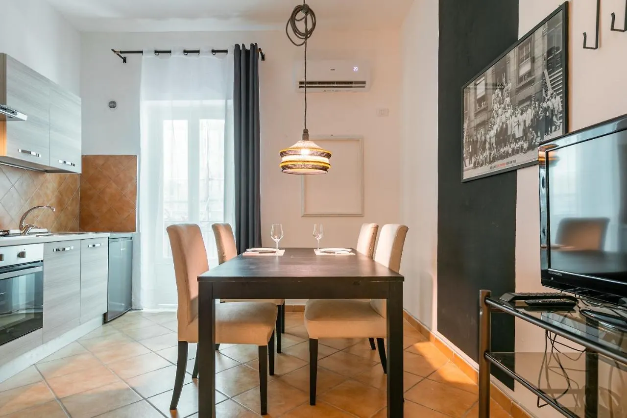 Ballaro Central Cozy Studio With Balcony パレルモ イタリア